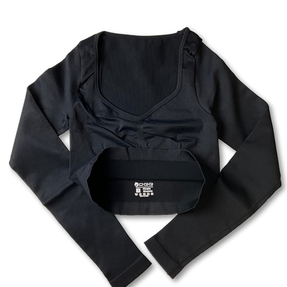 OQQ Long Sleeve Black Ribbed Crop Top – Size S - Picture 3 of 4